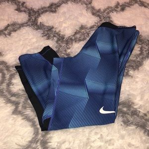 Nike Pro Dri- Fit Workout Capri Pants